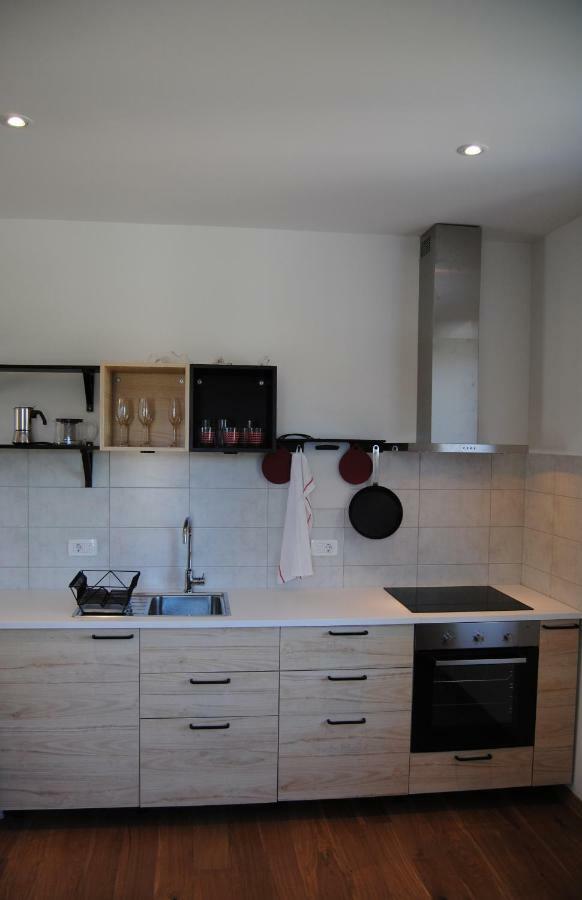 Apartment With Free Parking Ljubljana Luaran gambar